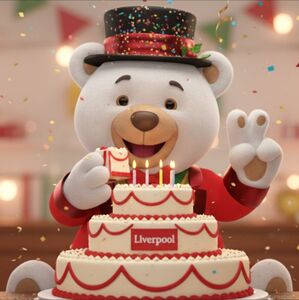 Bolo, el famoso osito de Liverpool, cumple esta edad (IA)