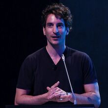 Él es Lorenzo Bertelli, el heredero de Prada que liderará Versace tras su compra (Foto: Getty Images)