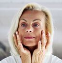 La producción de colágeno comienza a disminuir a esta edad (Getty Images)