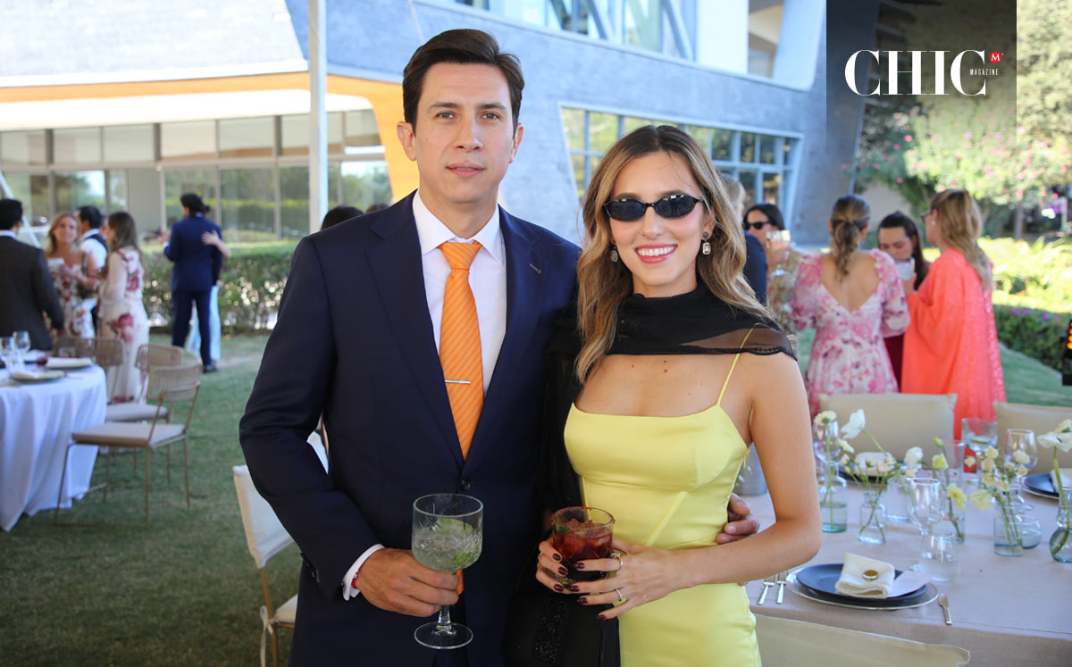 Alejandro Islas y Sofía González