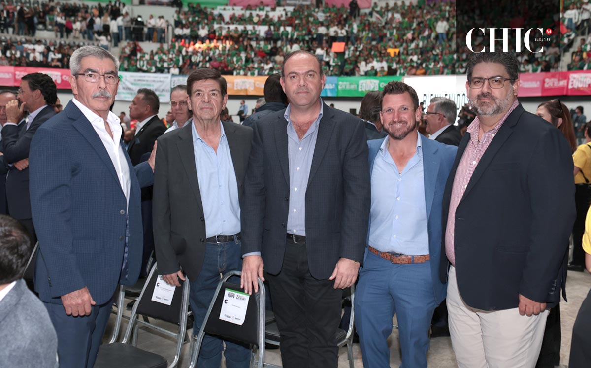 Diego, Miguel, Arturo, Bayer Jufin y Jesús Flores