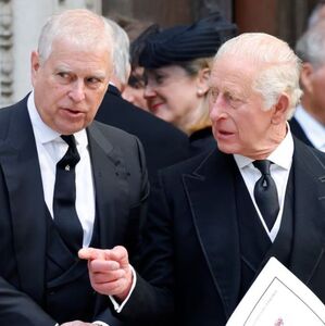 El Rey Carlos III ha retirado oficialmente los últimos honores reales a su hermano, Andrew Mountbatten‑Windsor (Foto: Getty Images)