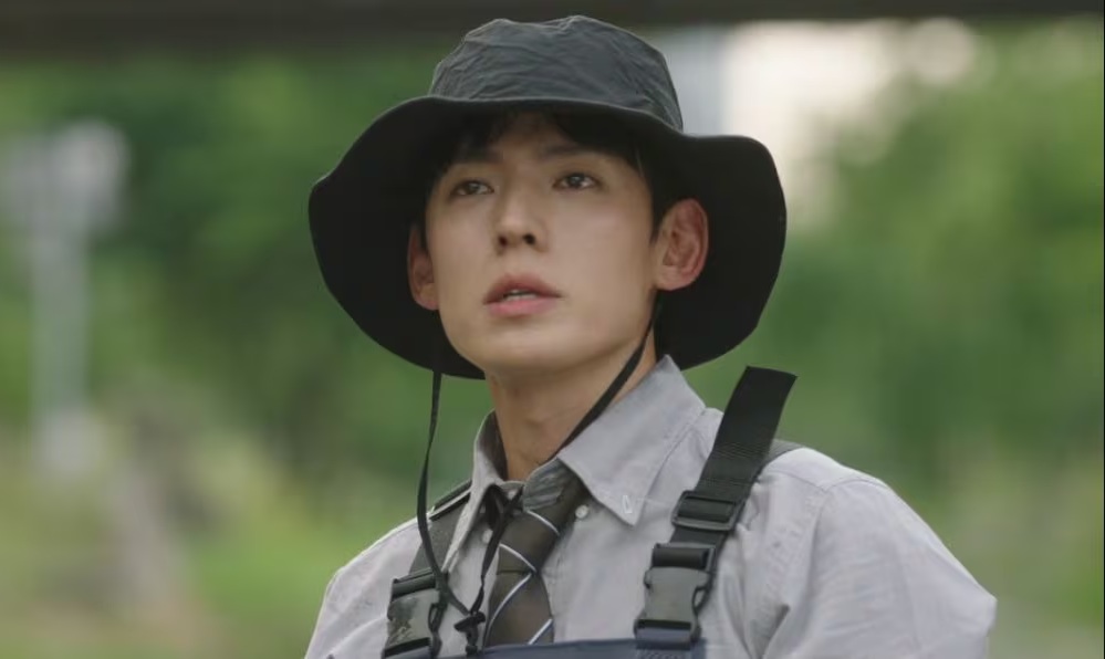 Kang Hyung Suk es Hwang Jun U (Foto: Netflix)