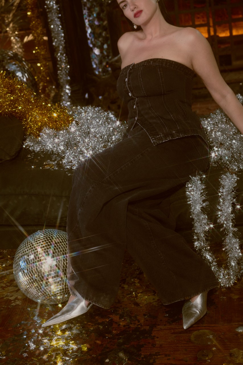 Levi’s inaugura la era Holiday 2025: It’s Baggy Season