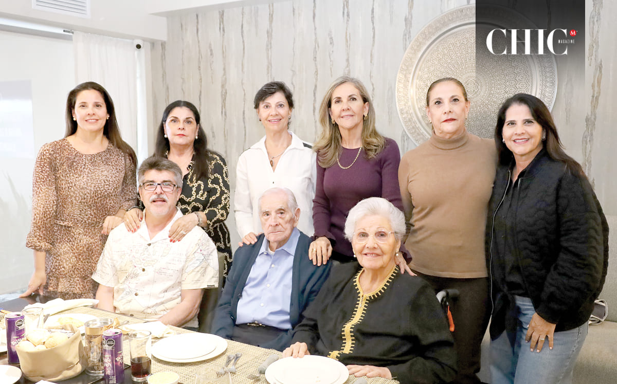 Gabriela Rincón, Julieta de Ailloud,  Sofía Rincón, Mracela Rincón, Golis Rincón, Lorena Rincón, Javier Rincón, Javier Rincón y Julieta Manzur