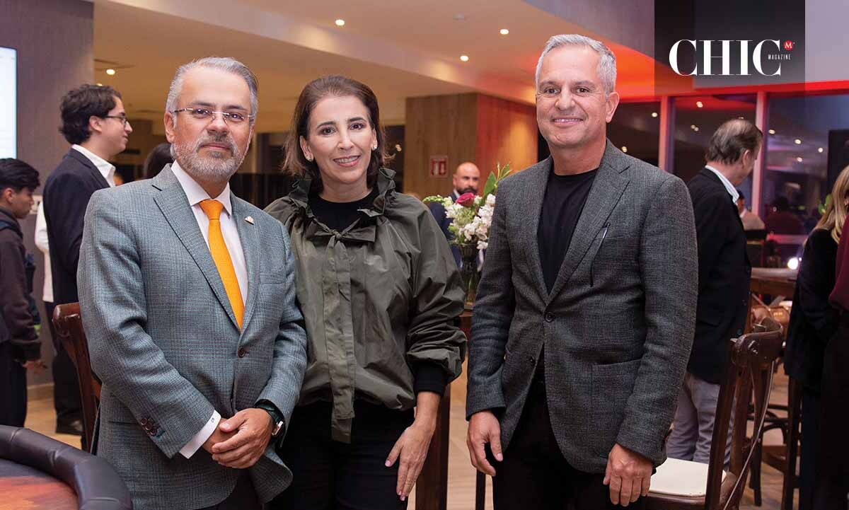 Carlos Briones, Lizzi Briones y José Luis Linden