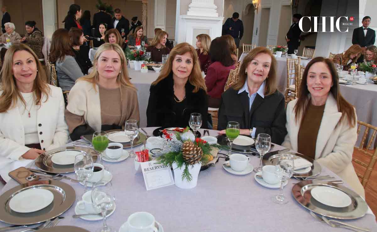 Diana González de González, Alicia Rodríguez, María Julia Zubieta y Landa, Lourdes Corona de Zubieta y Landa y Patty Domínguez de Benítez