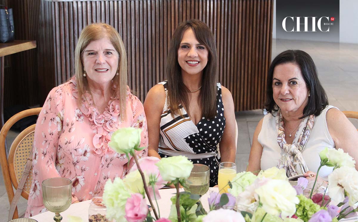 Sandra de Elizondo, Maricarmen Jimenez y Laura Gil