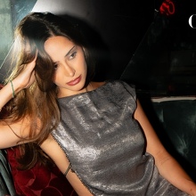 Renata Rivero revela la esencia glam de Nocturna, su debut en la moda nocturna. / Foto: Cortesía.