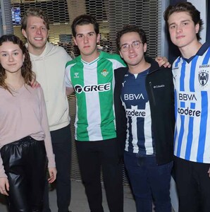 Marcela Calderón, Marcelo Kalifa, Sebastián Sibilla, Álvaro Quiroga, Miguel Quiroga y Omar Ruiz  / Fotos: Daniel Saldívar