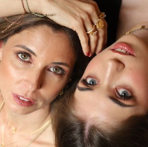 Mónica Sada y sus hijas dan vida a Sorela, un proyecto de intención y estilo. / Foto: Daniel Saldívar