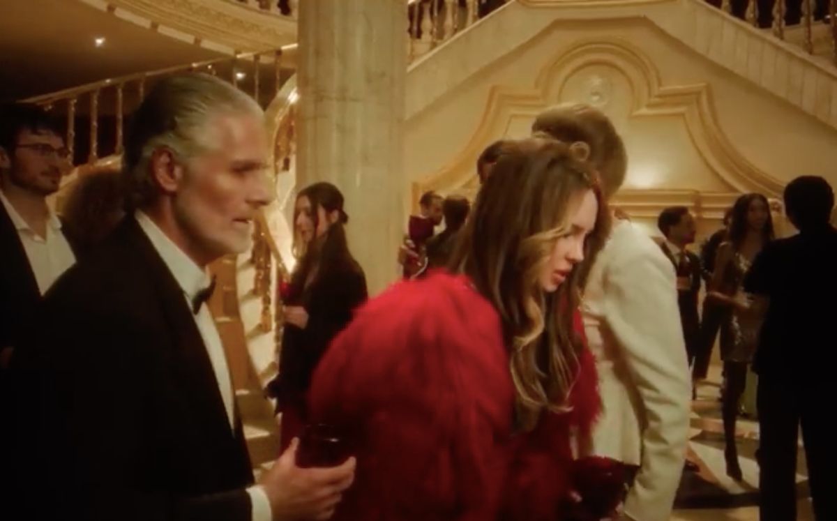 Papá del exnovio de Belinda en "Heterocromía" (YouTube)