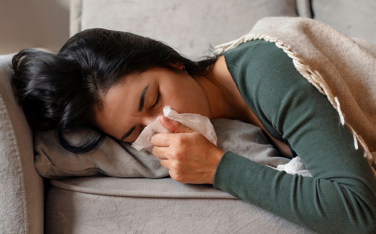 La gripe H3N2 genera alarma por su contagio acelerado (Freepik)