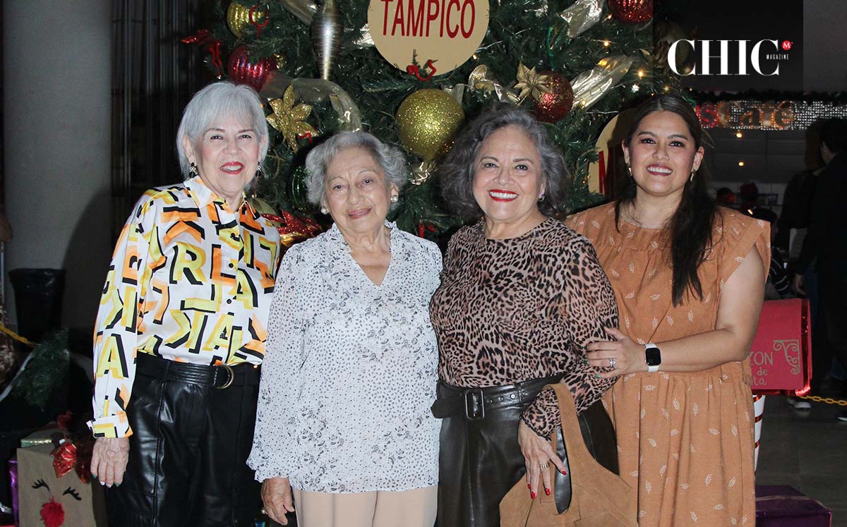 Blanca Torres, Rosa Maria Torres, Flor Alicia Torres y Dalia Fuentes