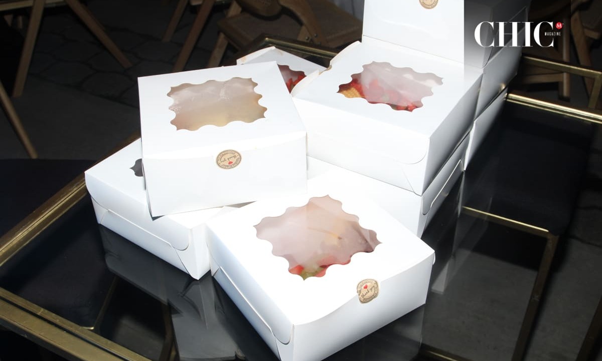 caja individual de charcutería que ofrecía una variedad de bocadillos