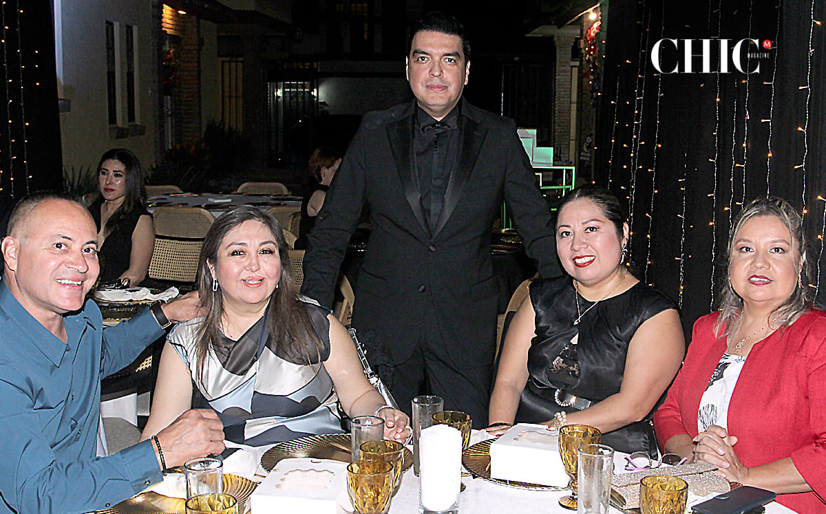 José Luis Maldonado, Shelina Wong, Adrián Fuentes,  Luisa Godinez, María De Lourdes Ramirez