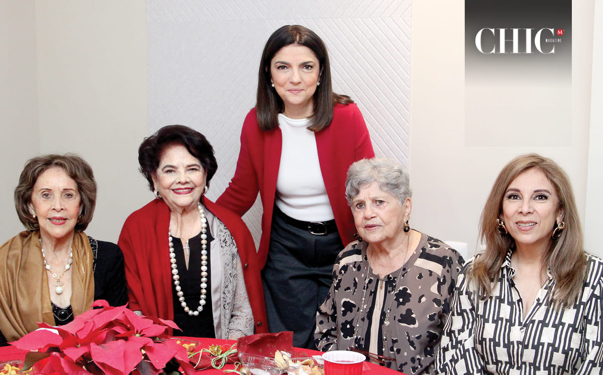 Lichita Bricston, Elsa Vázquez, Martha Hererra, Rosita de García y Olga Valladares