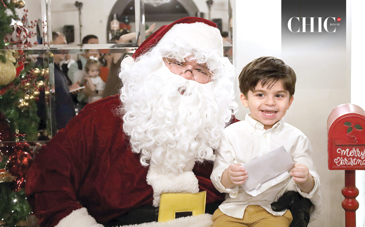 Mon Maron junto a Santa Claus