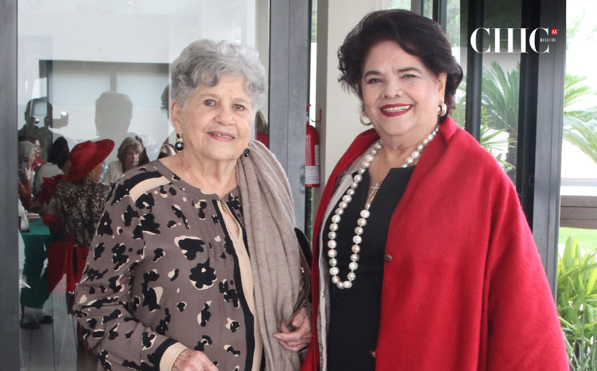 Rosita de García y Elsa Vázquez