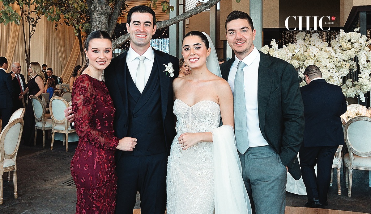 Alejandra Graza, los novios y Jorge Junco / Foto: VGS Photography