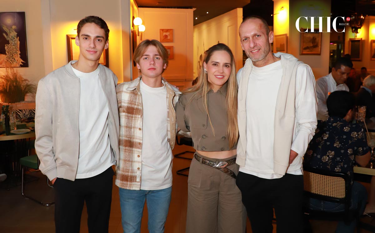 David Téllez, Michelle Téllez, Vanessa Chandler y David Téllez