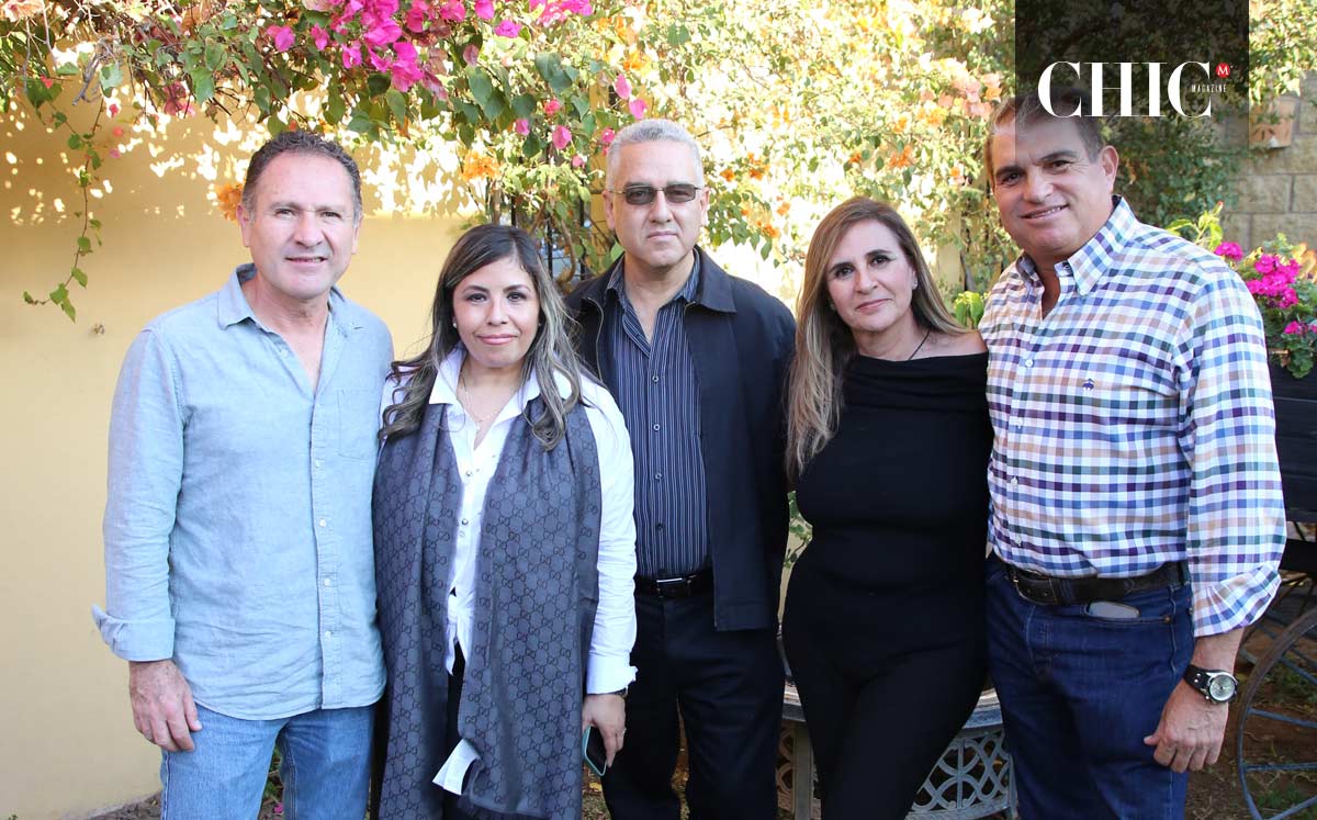 Julián, Claudia, Salvador, Ana y Pepe