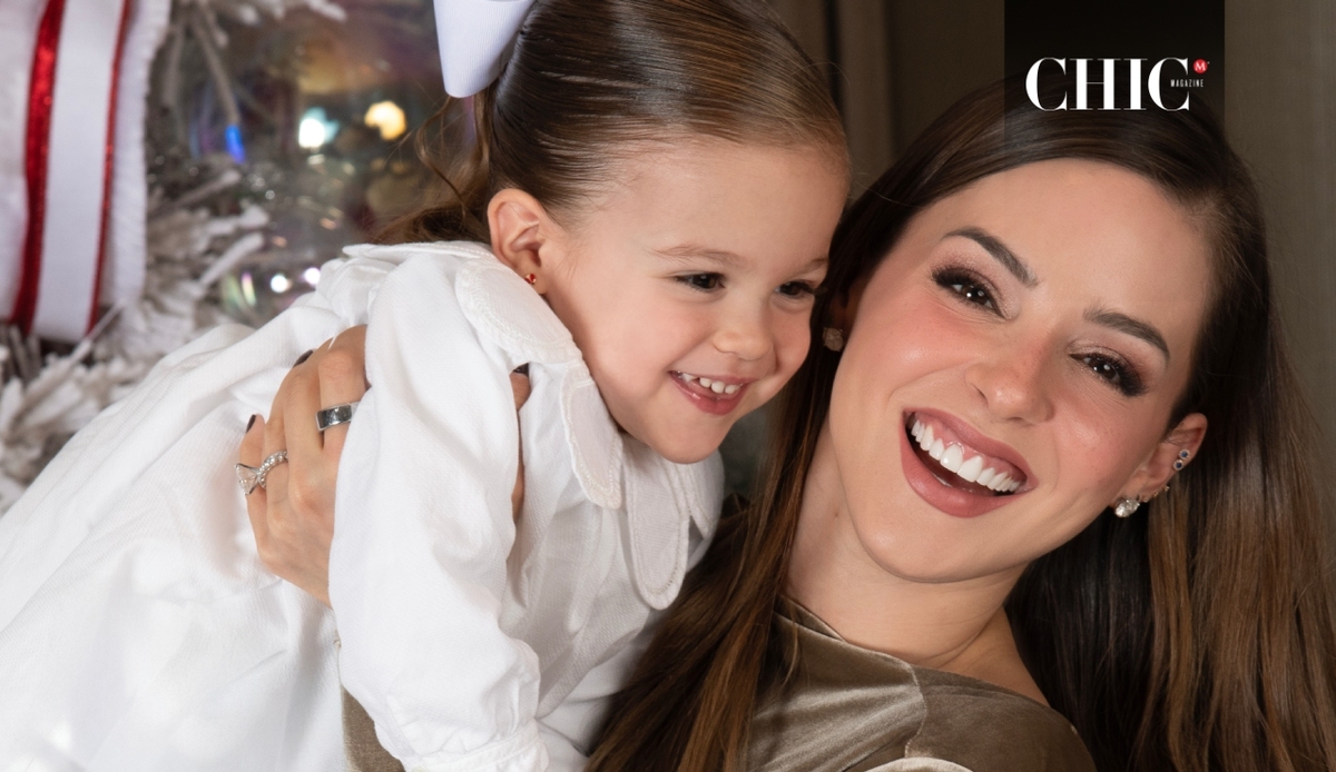 Para Mariana, la magia de sus hijas convierte su hogar en el escenario perfecto de una película de Navidad.