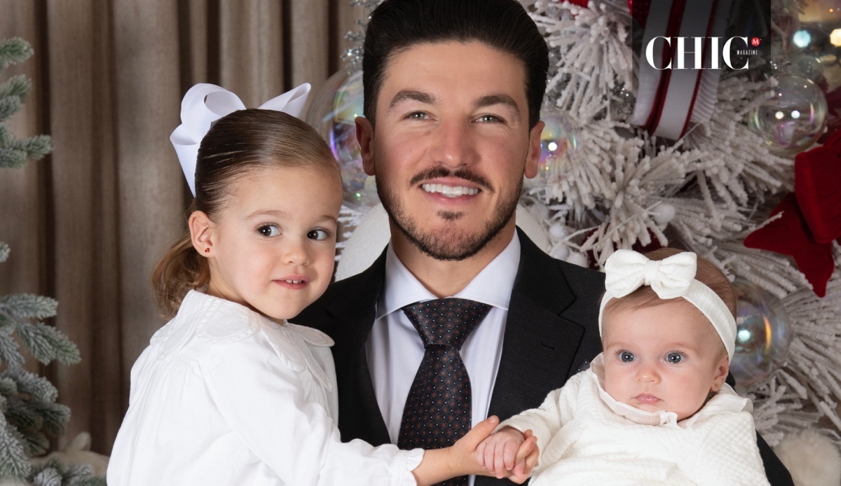 Samuel balancea las reuniones estratégicas de Nuevo León con su faceta de 'Papáncake' en casa.