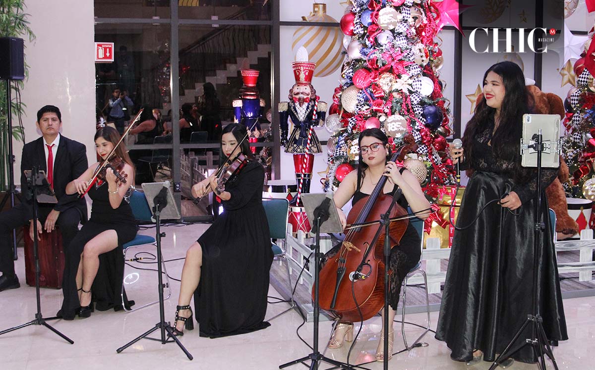 El evento contó con un grupo de cuerdas para amenizar el momento