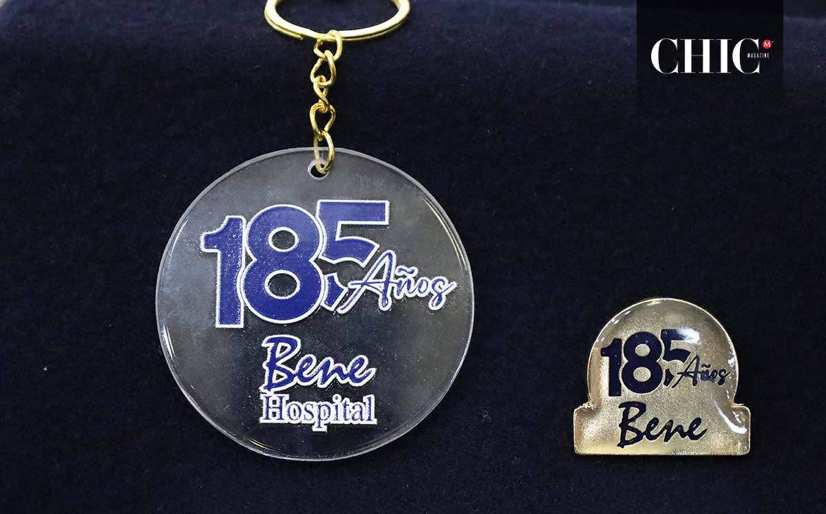 Articulos conmemorativos del aniversario