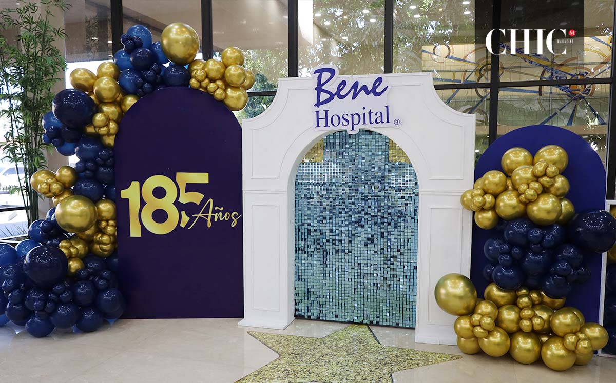 La Bene celebra su aniversario con un back de tonalidades doradas y azules