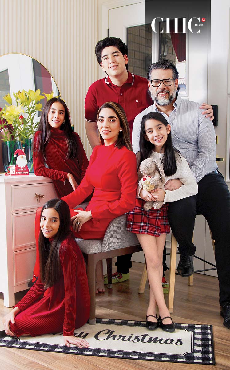 Lo más valioso para ellos no se encuentra bajo el árbol, sino en el ambiente de paz, armonía y cariño que envuelve cada celebración.