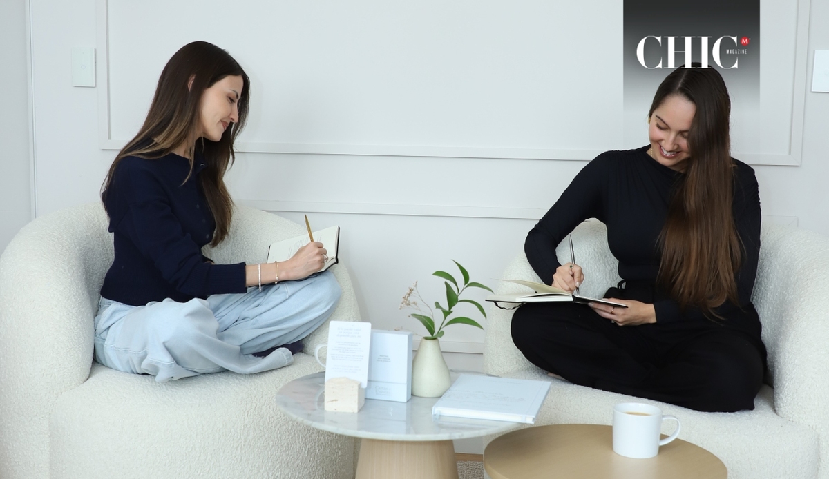 Escribirle al Universo fue el hábito que transformó su manera de manifestar. / Fotos: Roberto Alvarado