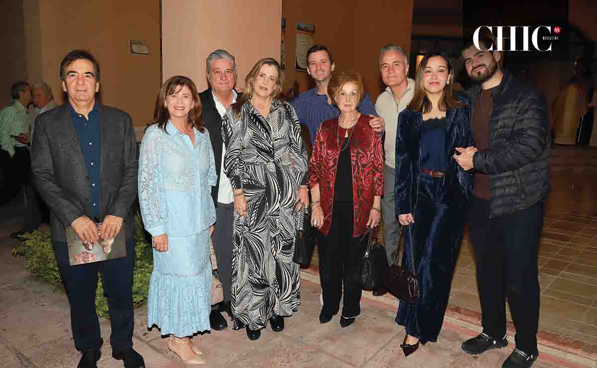 Juan Williams, Magdalena Martínez, Paco Williams, Paco Sáenz, Leticia Williams, Paloma Williams, Juan Andrés Williams, Marcelo Falce, Paco Sáenz y Mon