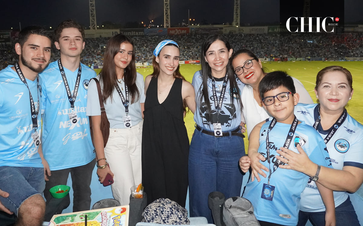 José Maya, Juan José Maya, Valeria López, Mabel Ángulo, Bertha Cadena, Fabiola Rosas, Gonzalo Sigrist y Maira Elizondo