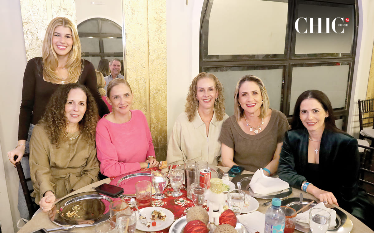 Marialex Elizondo, Lourdes Meza, Maria Adriana Gómez, Pelusa Gómez, Paulina Castro y Georgina Septien