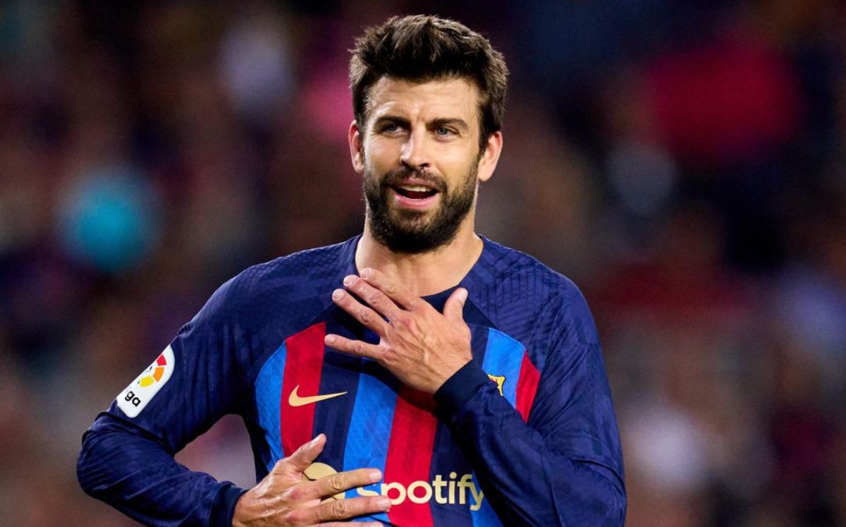 Un video muestra a Gerard Piqué siendo seguido por fans mientras suena una canción de Shakira (Getty Images)