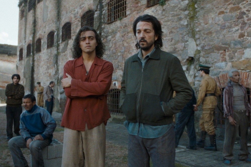 Diego Luna como Valentín (Foto: Instagram)