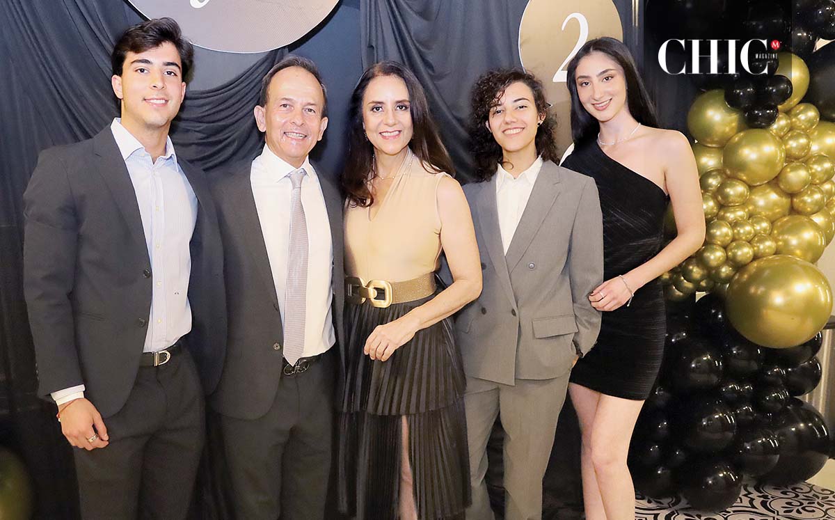 Ander Galnares, Carlos Galnares, Lourdes Castañeda, Paulina Galnares Y Arianne Galnares