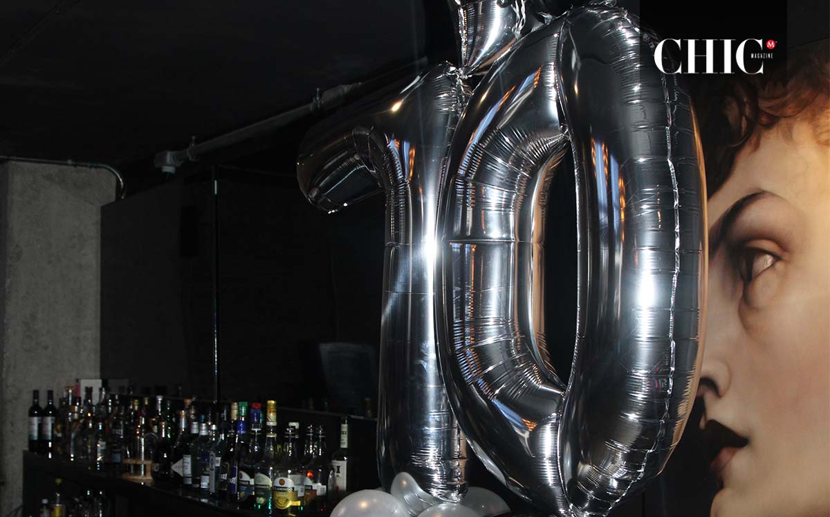 El evento estuvo adornado con un globo del número 70