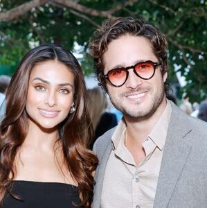Diego Boneta y Renata Notni confirman que viven juntos y aclaran su postura sobre el matrimonio (Getty Images)