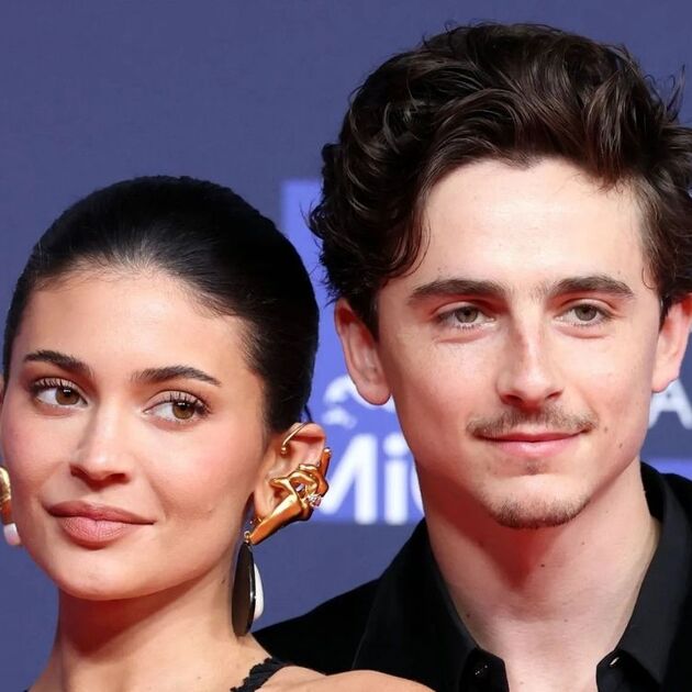 Las apariciones de Timothée Chalamet y Kylie Jenner en premios 2026 desatan rumores de compromiso (Getty Images)
