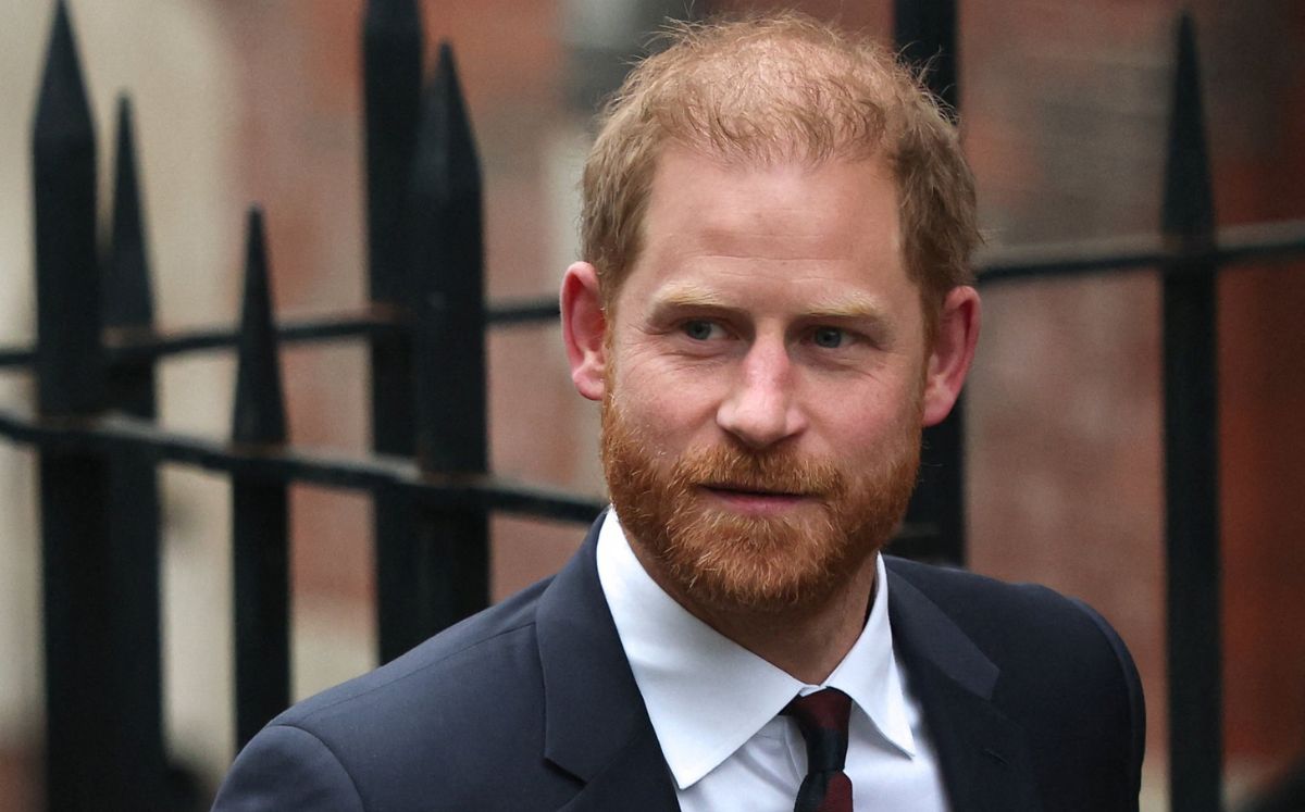 Príncipe Harry llora en tribunal de Londres por juicio contra tabloides (Foto: Reuters)