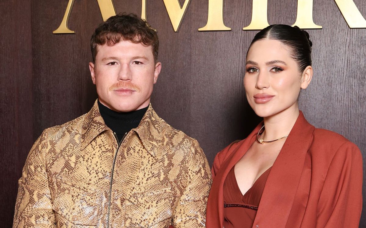 Fernánda Gómez roba cámara al Canelo Álvarez en Paris Fashion Week 2026 (Foto: Instagram)