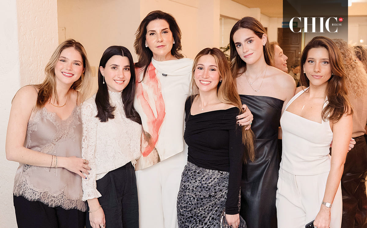 María Rene Madaria, Martis Ortega, Macarena de Madaria,María Inés Pérez, y Macarena Madaria