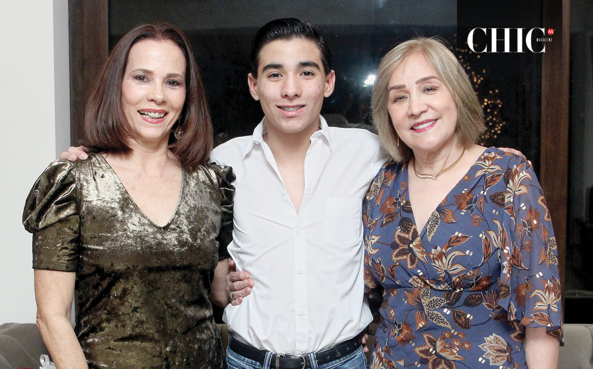 Martha Ramírez, César Reyes y Gloria Flores