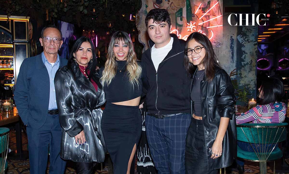 Miguel Ángel Espejel, Claudia Cabrero, Cara Cabrero, Ximena Espejel y Luis Eduardo Lozano