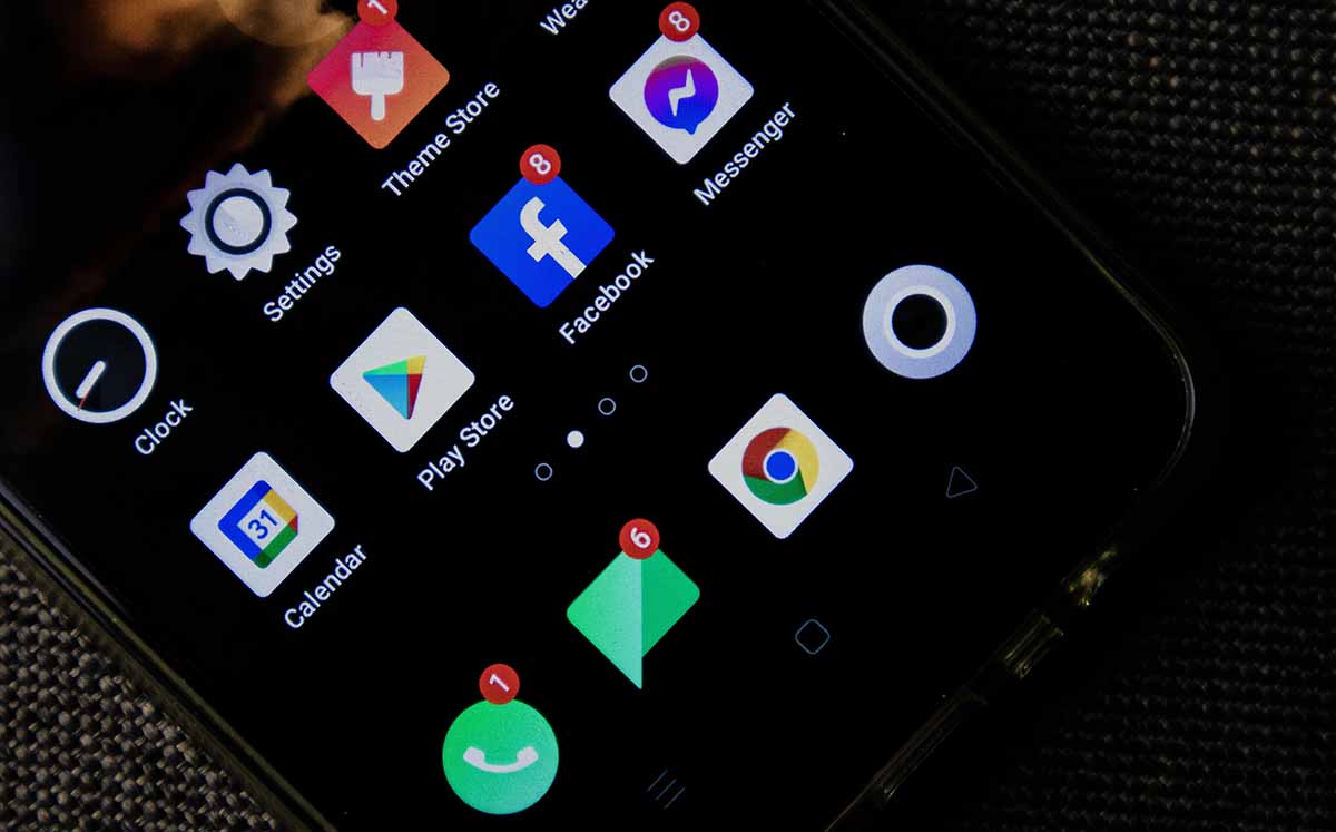 Si identificas una app falsa en tu dispositivo elimínala de inmediato y denúnciala al la tienda de aplicaciones. (Foto: Pexels)