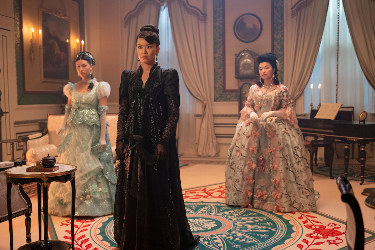 Lady Araminta Gun, Rosamund Li y Posy Li (Foto: Netflix)