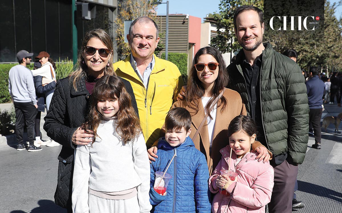 Rocío Suárez de Ortiz, Mauricio Ortiz, Lucía Ortiz, David smith, Lia smith, Max smith y Emilia Smith